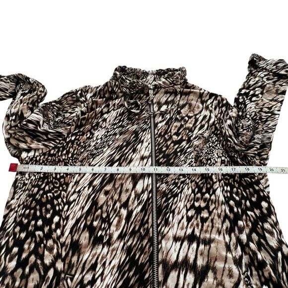 Chico’s Leopard Print Hi-Low Jacket - Picture 4 of 7